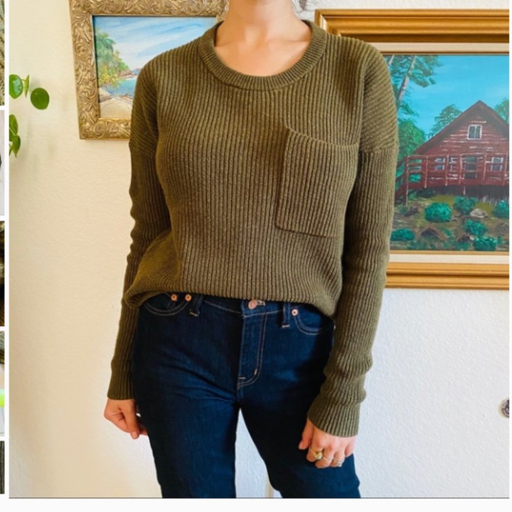 Ribbed green sweater from Madewell in S with chest pocket and side slits.